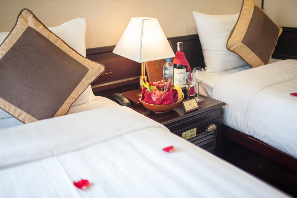 Halong Glory Legend Cruise Hotel Ха Лонг Екстериор снимка