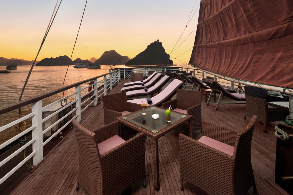 Halong Glory Legend Cruise Hotel Ха Лонг Екстериор снимка