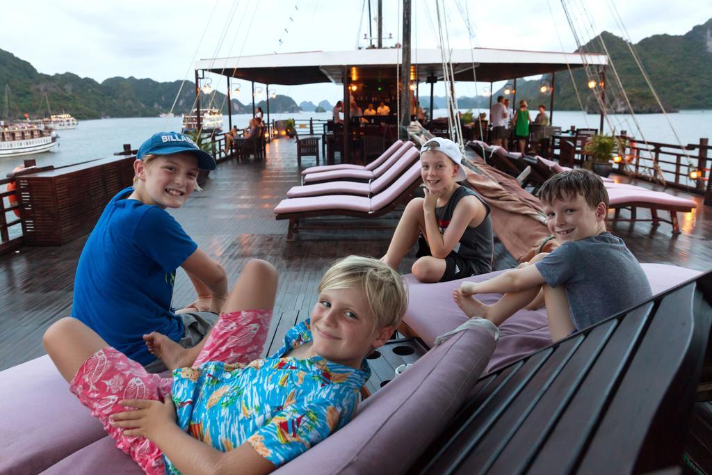 Halong Glory Legend Cruise Hotel Ха Лонг Екстериор снимка