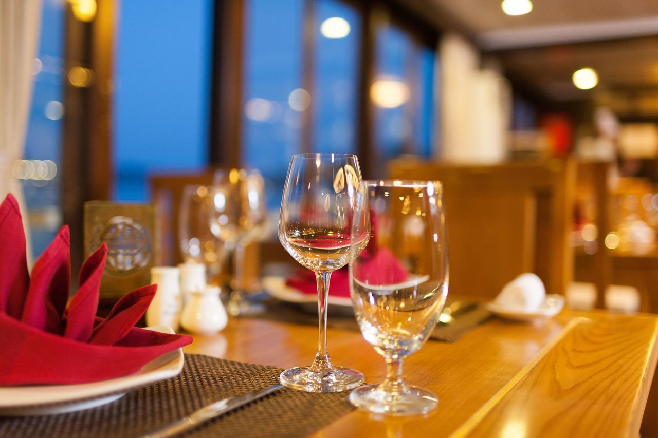 Halong Glory Legend Cruise Hotel Ха Лонг Екстериор снимка