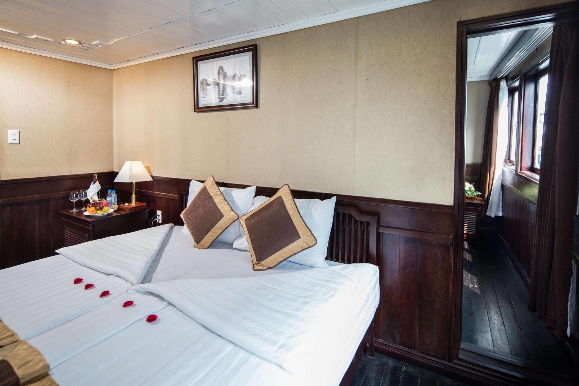 Halong Glory Legend Cruise Hotel Ха Лонг Екстериор снимка
